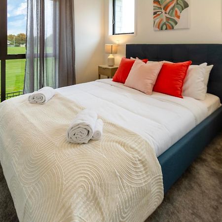 Peaceful Park View Townhouse 2 Bed W/Carpark Lejlighed Christchurch Eksteriør billede