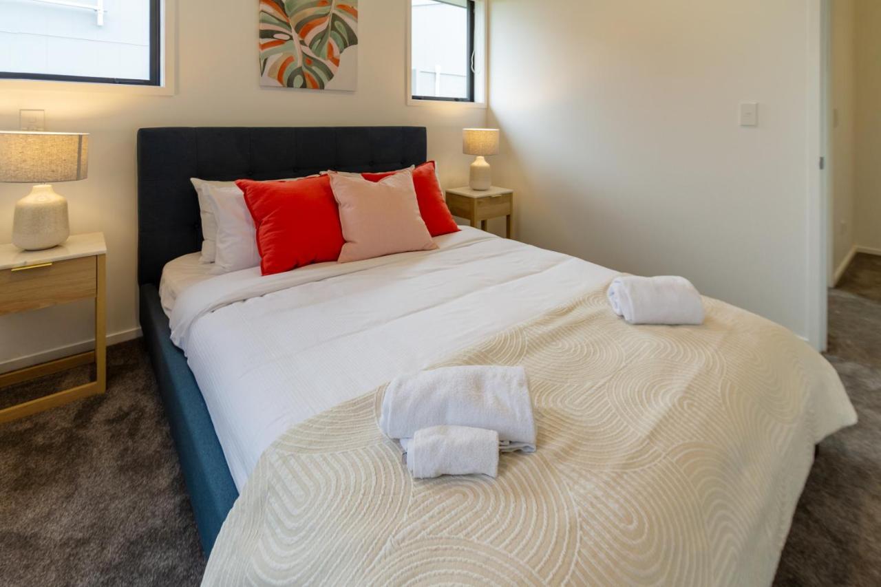 Peaceful Park View Townhouse 2 Bed W/Carpark Lejlighed Christchurch Eksteriør billede
