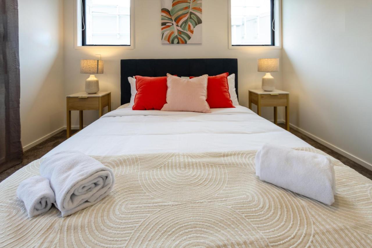 Peaceful Park View Townhouse 2 Bed W/Carpark Lejlighed Christchurch Eksteriør billede